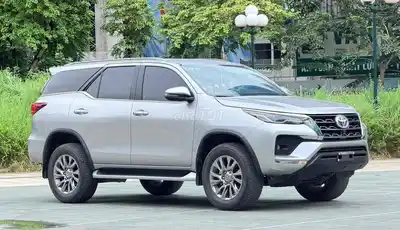 Toyota Fortuner 2024 Серебристый 3000 км
