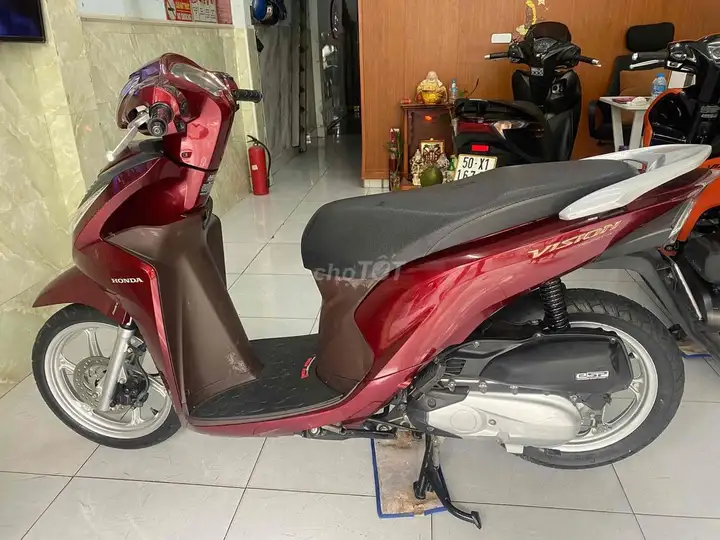 Honda Vision 2020 красный, один владелец, номер Сайгон
