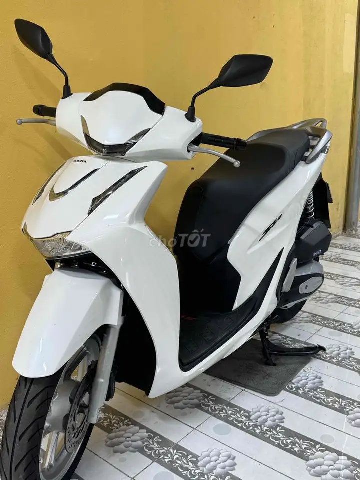 Honda SH 125 2026 бело-черный суперновый 43AB-086.35