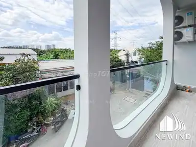 Открытие квартиры с балконом в Ле Ван Луонге рядом с TDTU