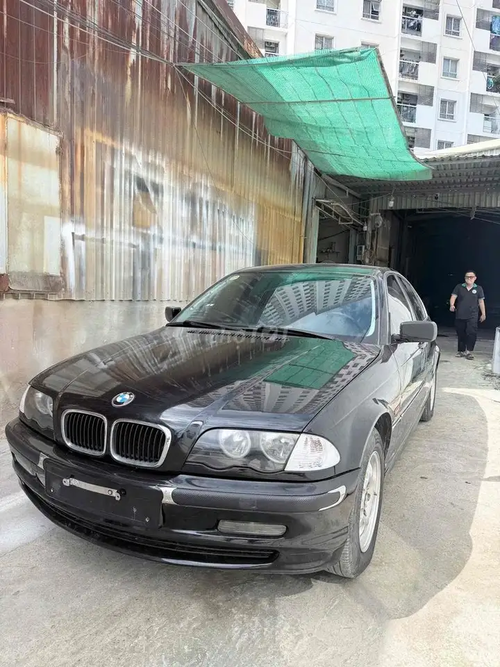 BMW E46 323i МКПП черный 5 мест