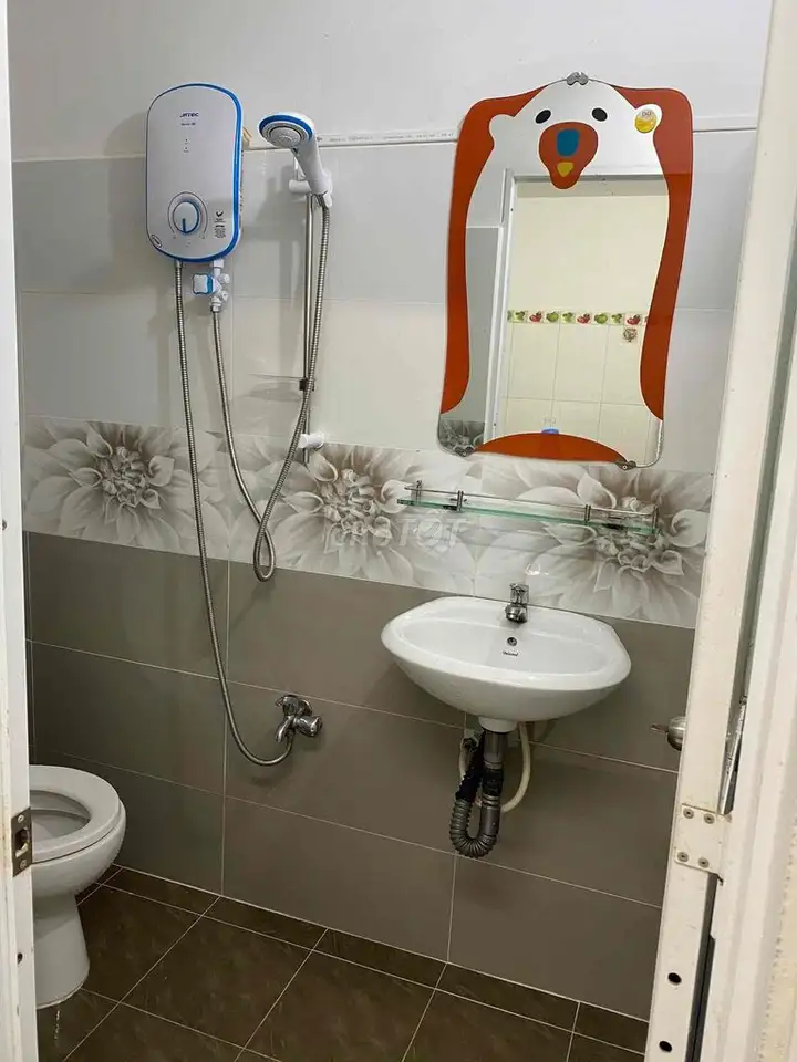 Сдается дом целиком, Бинь Куой