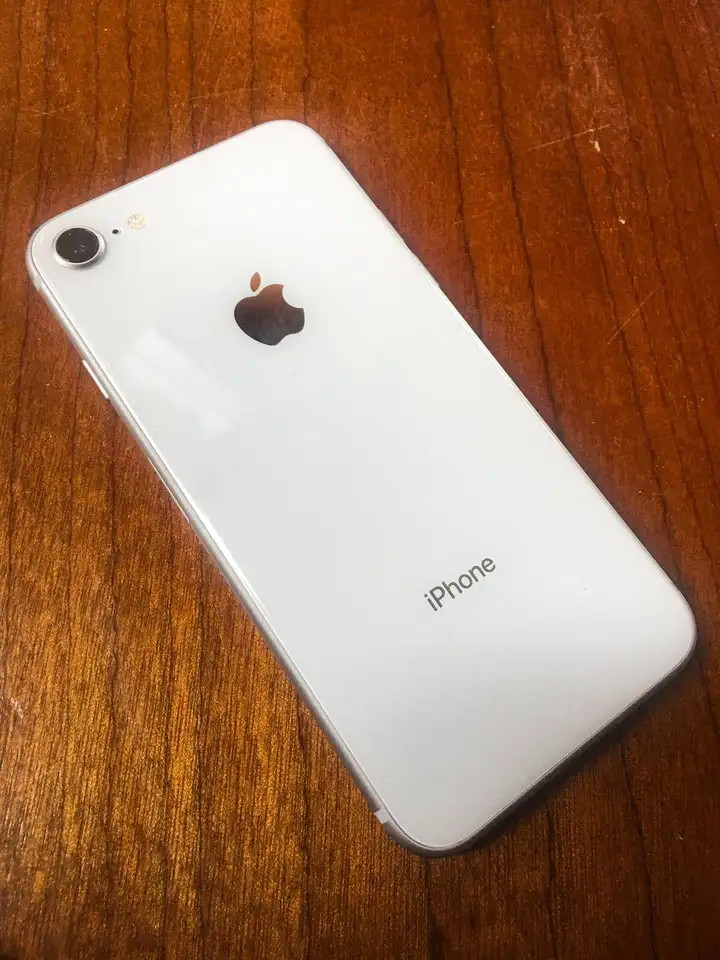 iPhone 8 64 Гб