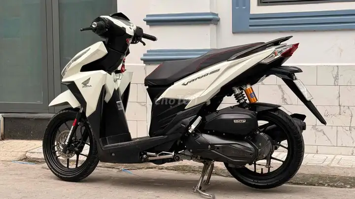 Honda Vario 125 2018 белый с красивым хошиминским номером