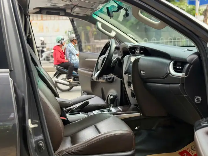 7 мест, бензиновый двигатель - FORTUNER 2.7V AT 2017 - ЦЕНА ДОГОВОРНАЯ