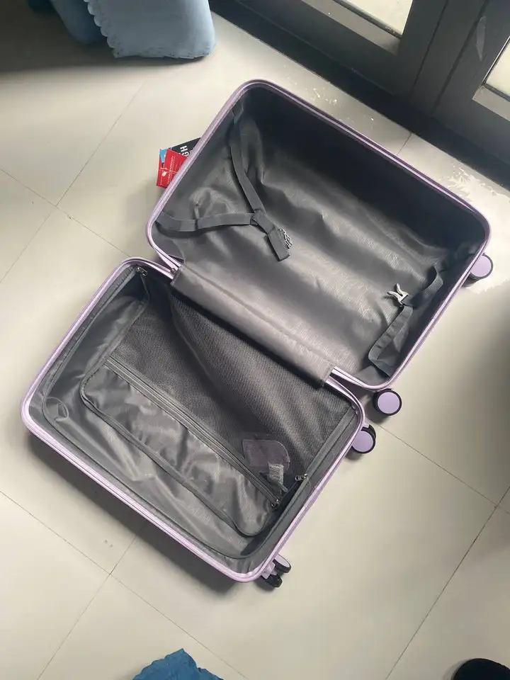 Чемодан размера М (24 inch)