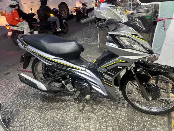 SYM Galaxy 11/2025 Серебристый 4 000 км, супер новое состояние