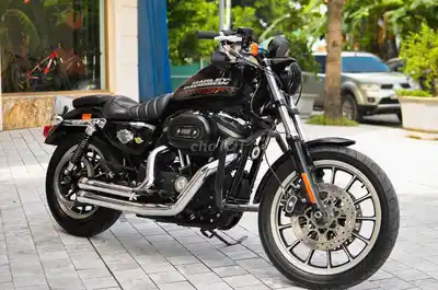 Harley-Davidson Roadster 883 2016 Черный 14000 км