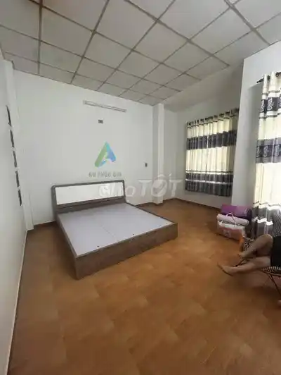 СДАЕТСЯ В АРЕНДУ 2-ЭТАЖНЫЙ ДОМ НА УЛИЦЕ ФАН ЧОНГ ТЮ, ХАЙ-ЧАУ, 15 СОТОК