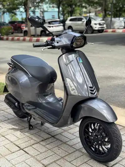 Piaggio Vespa Sprint 2015 серая, номер Хошимина, от собственника