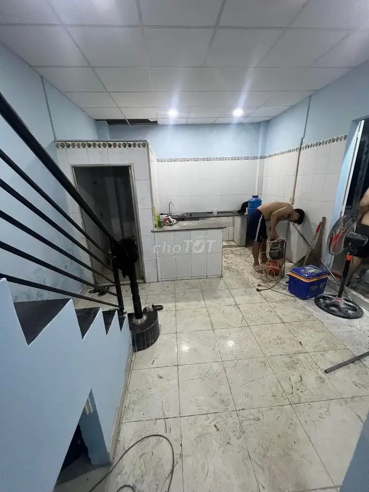 Дом в переулке, 2 этажа, 8x5м, 2 спальни, 2 санузла, Тан Чань Хиеп, 12-й округ
