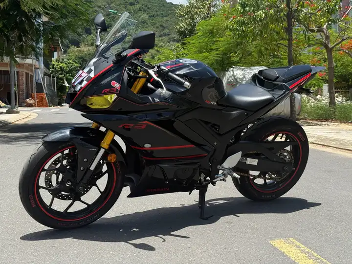 Yamaha R3 2023