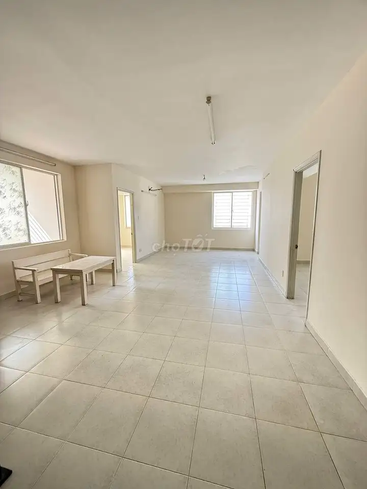 2-комн. квартира 95 м² в Phu My Thuan, высокий этаж, вид на реку