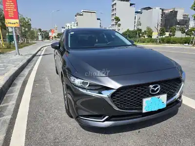 Mazda 3 Luxury 2023 серая 16000 км