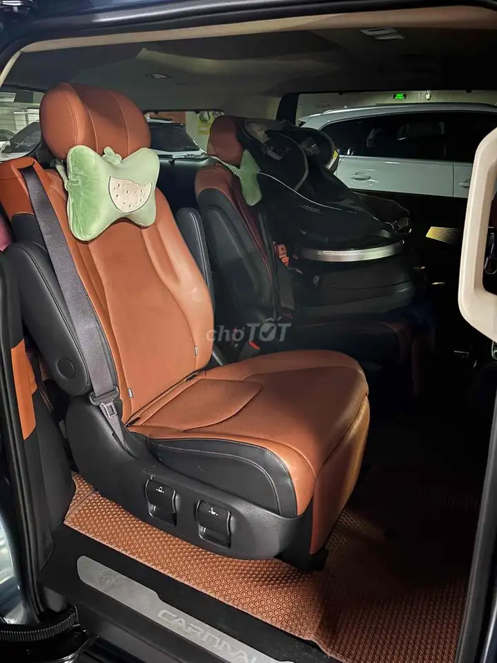Kia Carnival Signature 2024, новый кузов 2025, зеленый