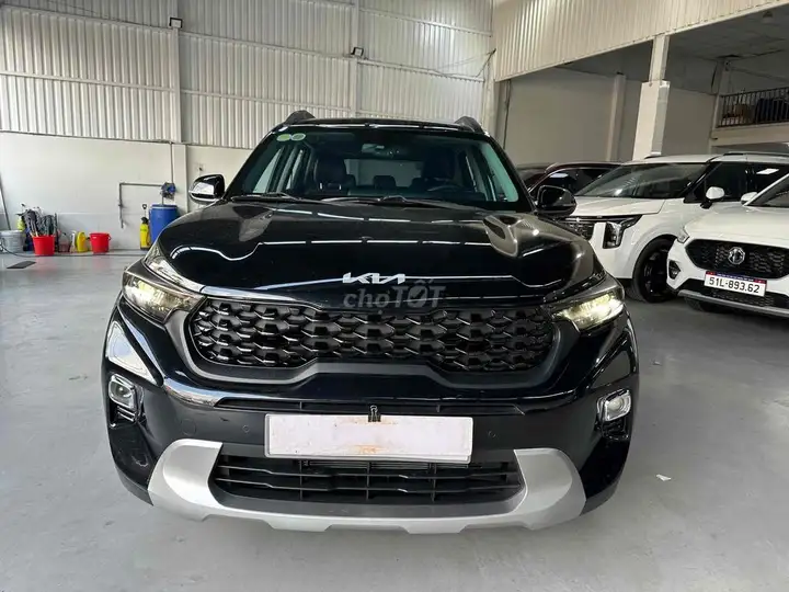 Kia Sonet Premium 2022 черный 45 000 км