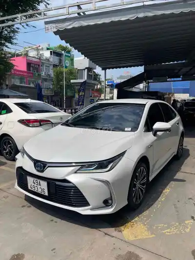 Toyota Corolla Altis 1.8HEV 2022 (бензин-электро)
