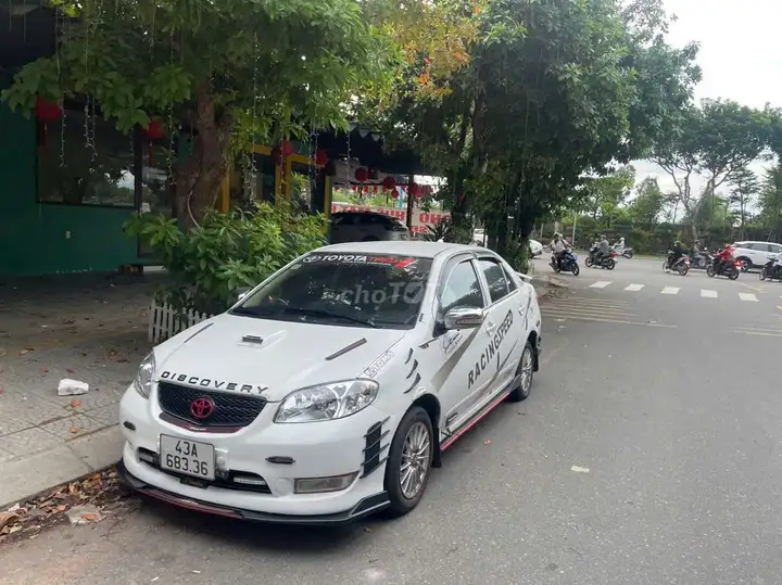 Toyota Vios МКПП, 5 мест, белый