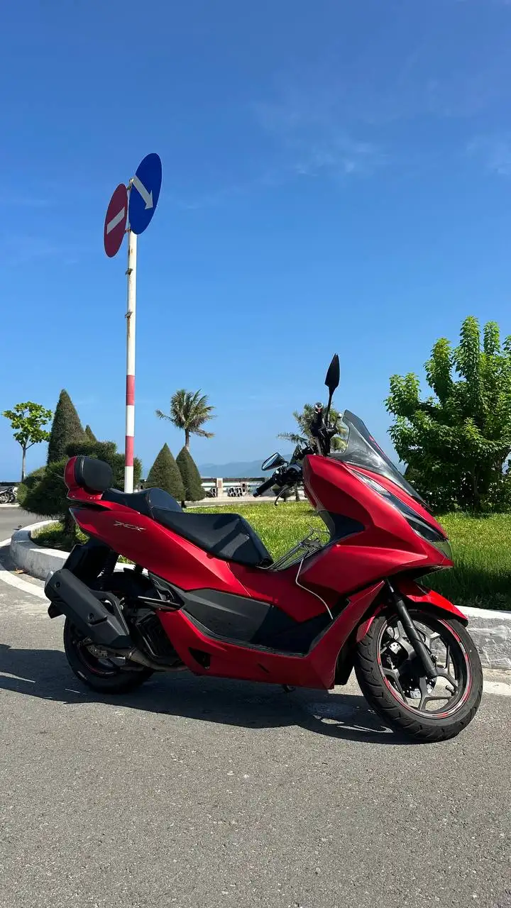 Honda PCX 4 поколение 2022, 160 кубов, ABS