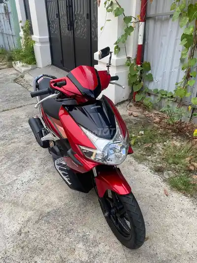Honda Air Blade красно-чёрный 72
