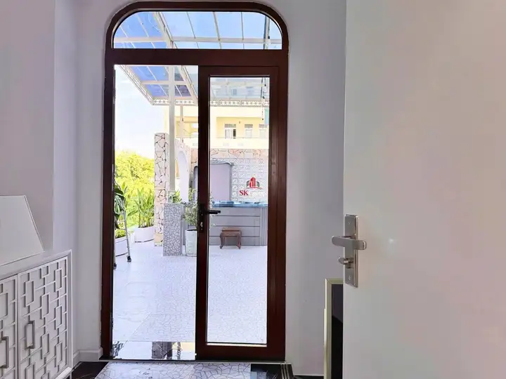 Пентхаус 100м², 2 спальни, терраса, джакузи