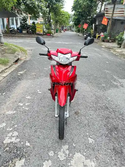Honda Blade 2018 красный, вьетнамский бензин