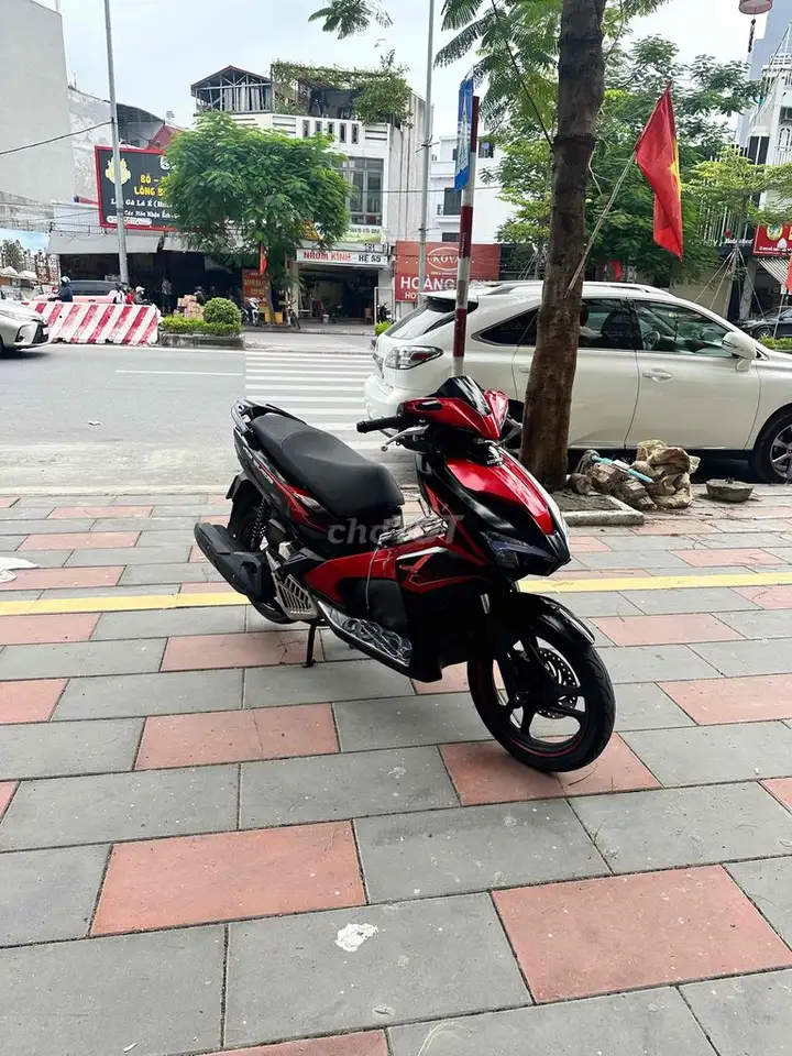Honda Air Blade Sport 2019 красно-черный спорт