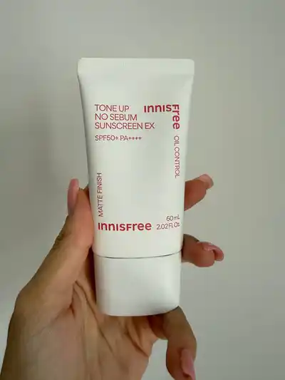 INNISFREE Tone Up + SPF 50, SKIN1004 Centella Tone-up Sunscreen, увлажняющий лосьон для волос