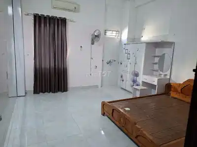 Таунхаус с фасадной частью на Хоа Минь, Лиентьеу, 3 этажа, 90 м²