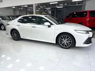 Toyota Camry 2.5 HEV Белая 2022 Гибрид Таиланд