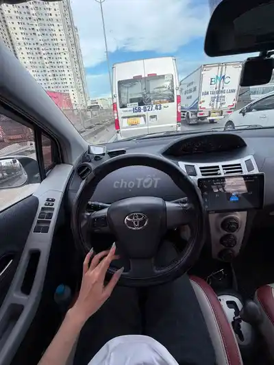Toyota Yaris RS, 90 тыс. км, серебристый