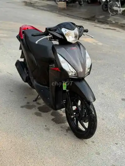 Honda Vision 2020 110i Черно-красная, оригинал, отличное состояние