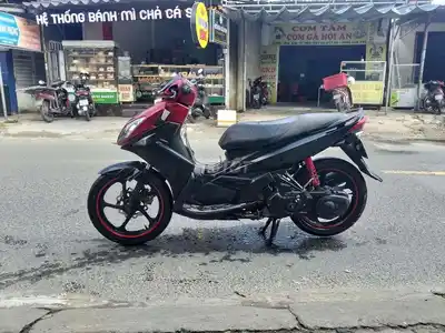 Yamaha Nouvo LX красно-чёрный скутер
