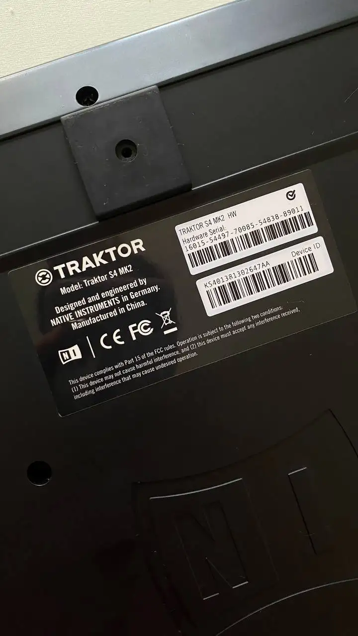 DJ контроллер Traktor S4 MK2