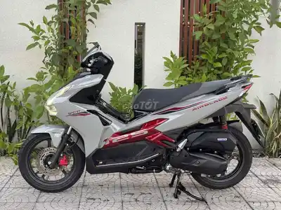Honda Air Blade 125 2024 Sport 1150 км серо-красный