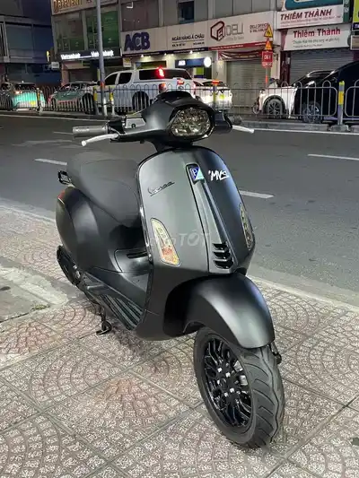 Piaggio Vespa Sprint 2023, 12 000 км, матовый черный