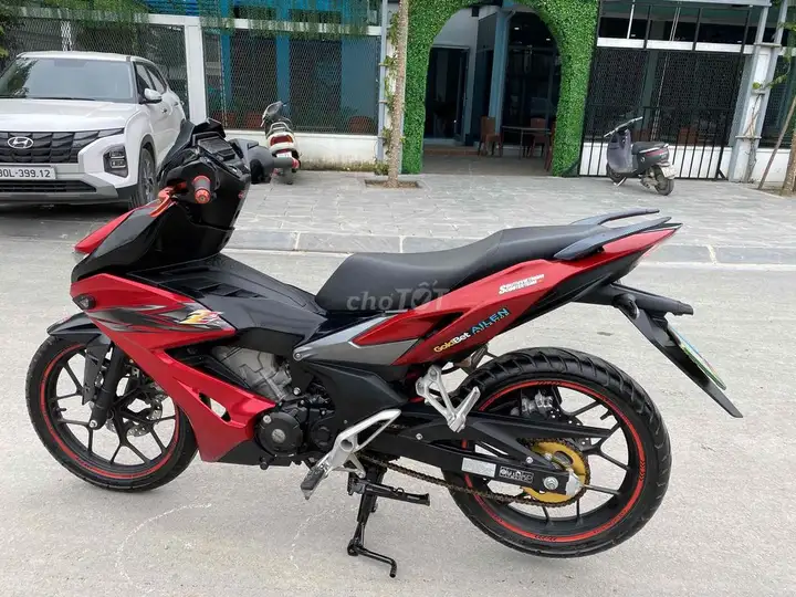 Honda Winner X красно-черный -2021, собственник, состояние 95%