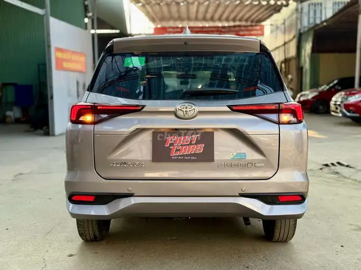 Toyota Avanza 2024 Premio 1.5CVT, серый