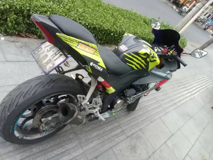 Yamaha R15 V3