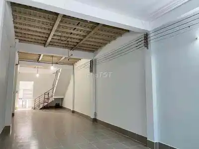 Дом 3 этажа, 4 спальни, 3 санузла, 4м х 22м (88м²), 3 фазы
