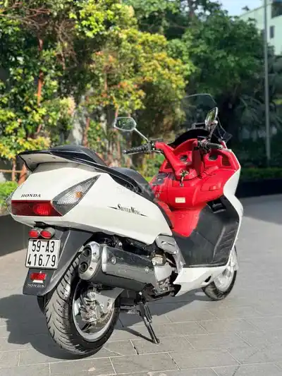 Honda Silver Wing 600cc белый/красный