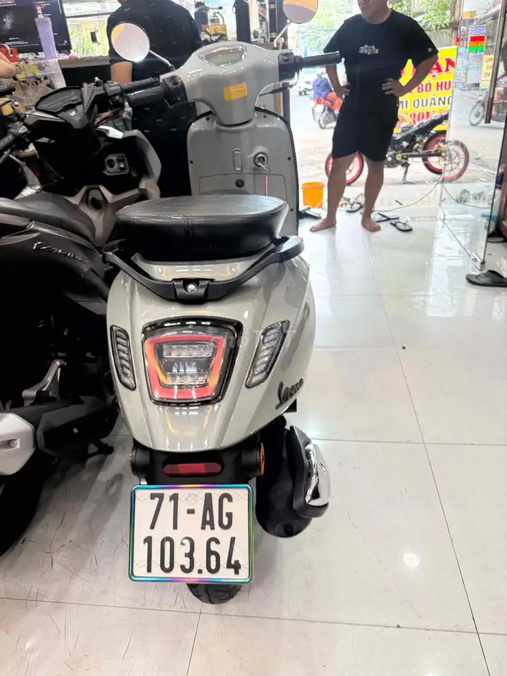 Vespa 50cc, серо-стальной