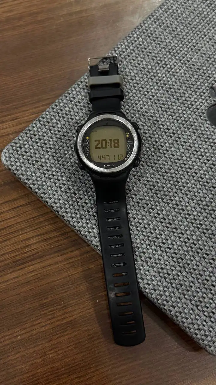 Suunto D4 дайв-компьютер