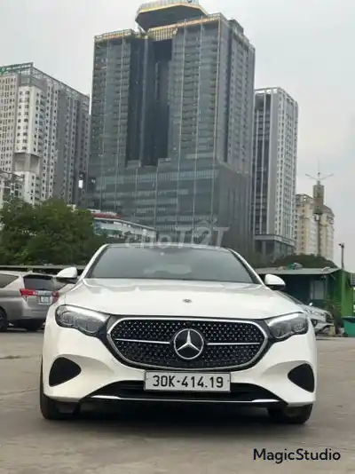 Mercedes-Benz E200 Avantgarde 2025 белый 6.000 км