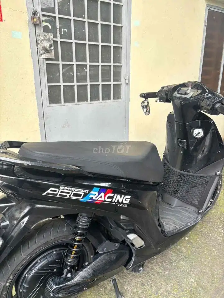 Feliz S 2025 Черный 45Ah 180км