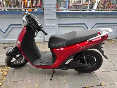 Электроскутер VinFast Feliz II, красный, 500 км, август 2026
