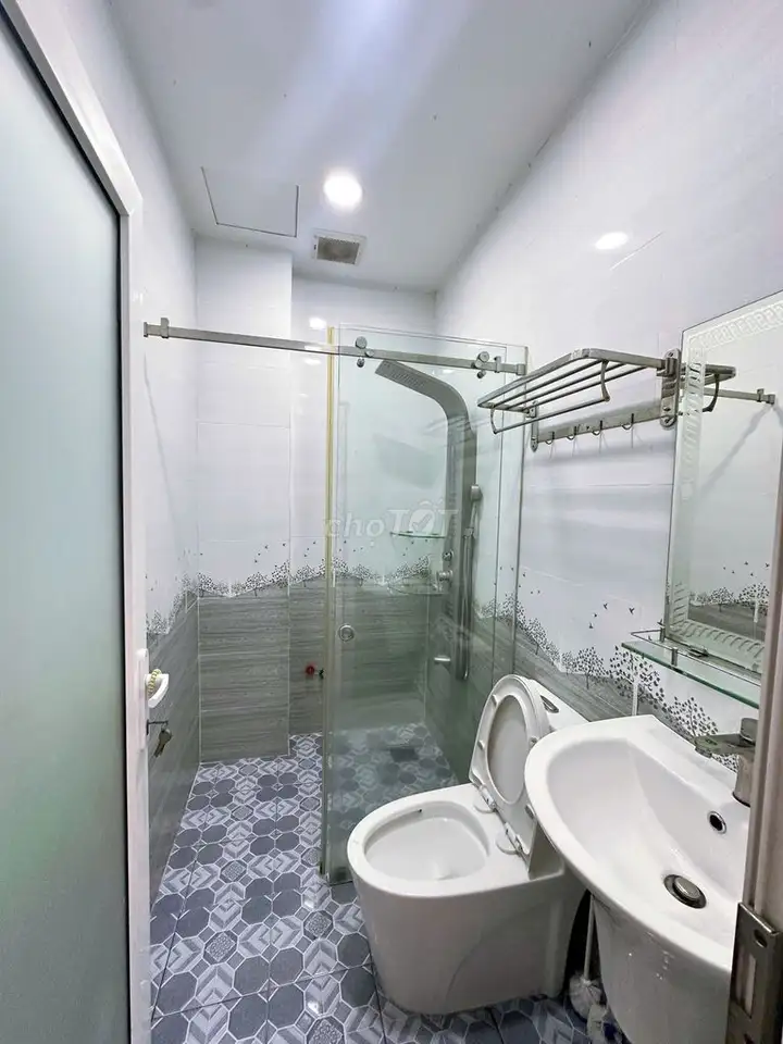Сдается комната 35 м² с балконом в Куанг Чунг, Го Вап