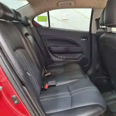 Mitsubishi Attrage CVT Premium автоматическая без дефектов