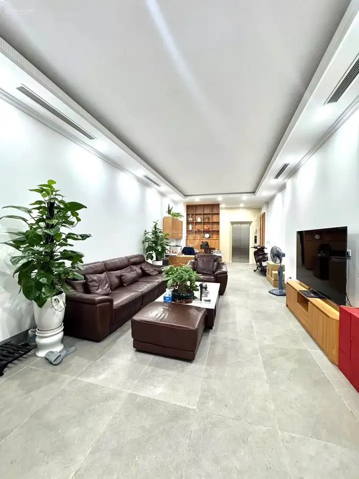 Cho thuê nhà nguyên căn Phố Hồng Hà - Ba Đình - Thang Máy