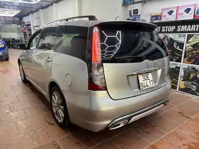Mitsubishi Grandis 2005 Автомат Серебристый